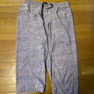 Lululemon crop pants
